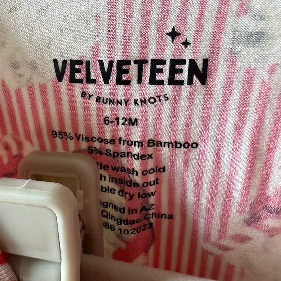 Velveteen by Bunny Knots Christmas Vintage Santa Two Piece Bamboo Lounge Set - Picture 2 of 4